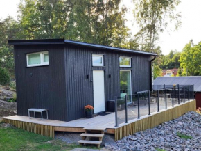 Cabin in the woods, close to Lake Mälaren, Eskilstuna